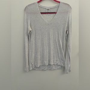 Pink® Victoria Secret Lightweight, Long Sleeve V-Neck Tee Lt. Gray- extra Small